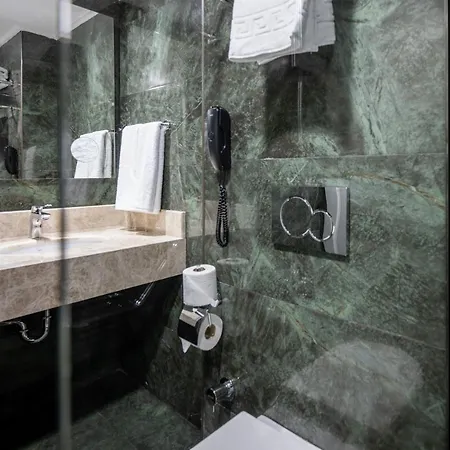 Four Points Flex By Sheraton Lara Otel 4*